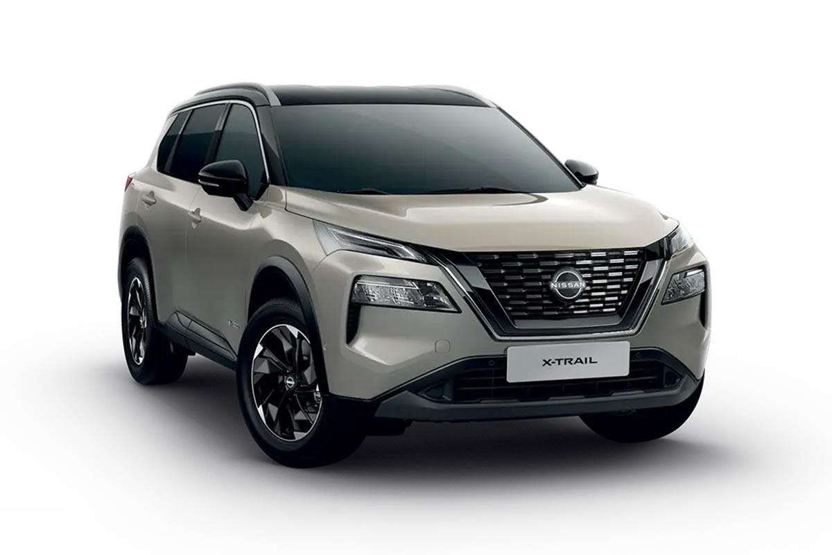 zu sehen: Nissan X-Trails vorne