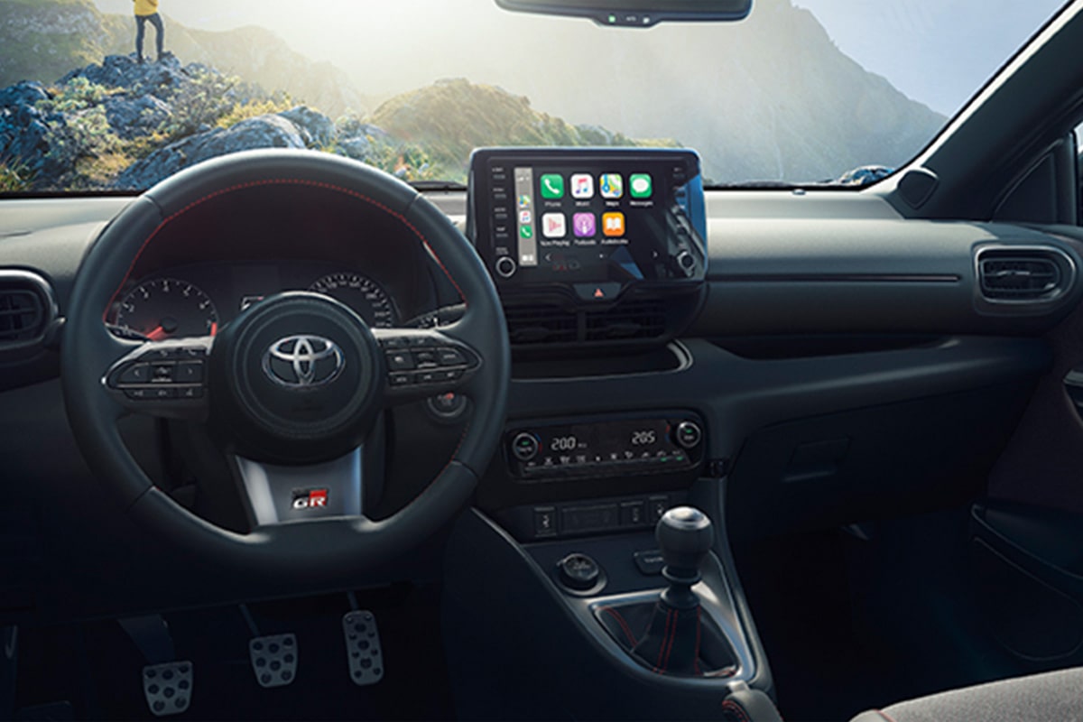 Cockpit von einem Toyota GR YARIS von Autohaus Pötzinger