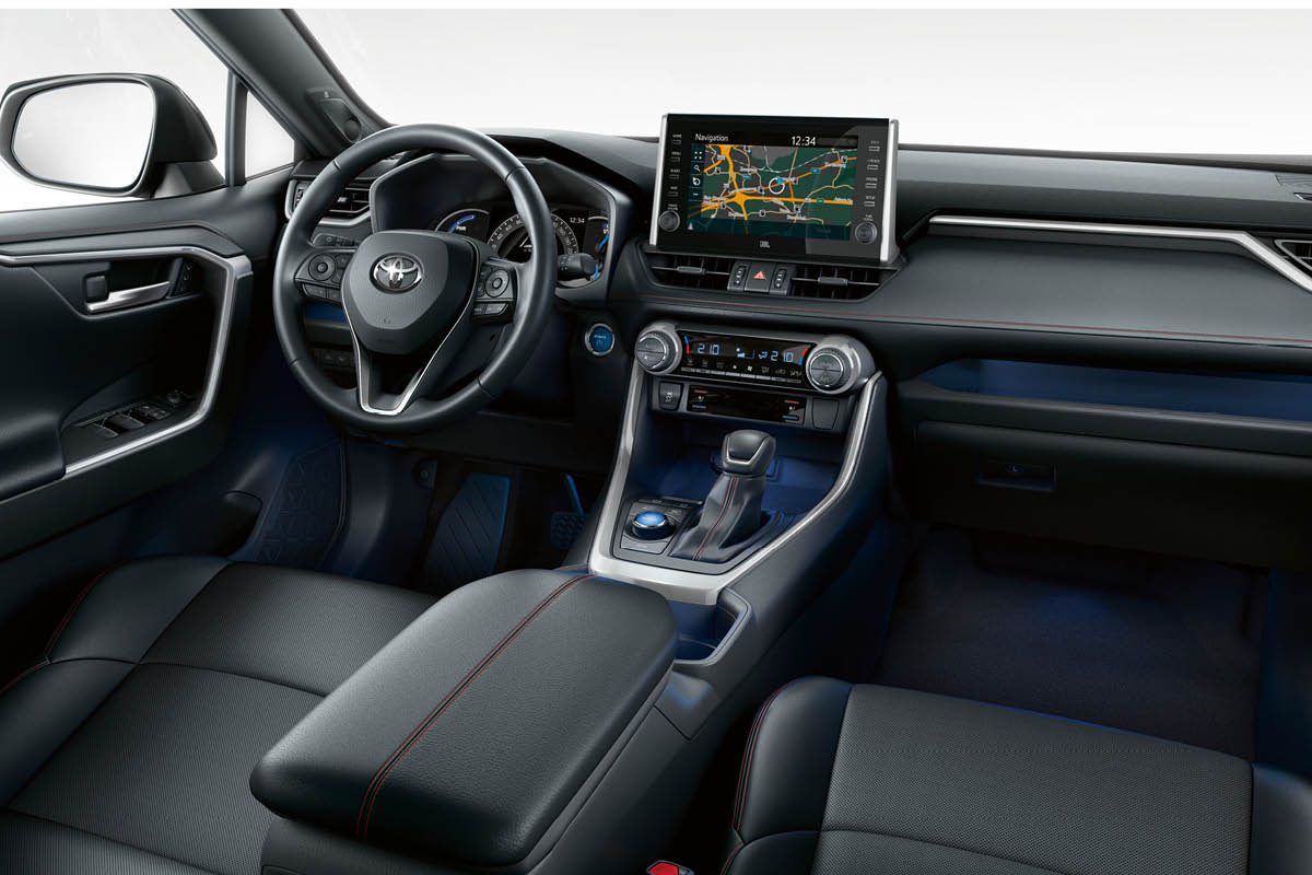 Toyota RAV4 Plug-in Hybrid, Innenausstattung