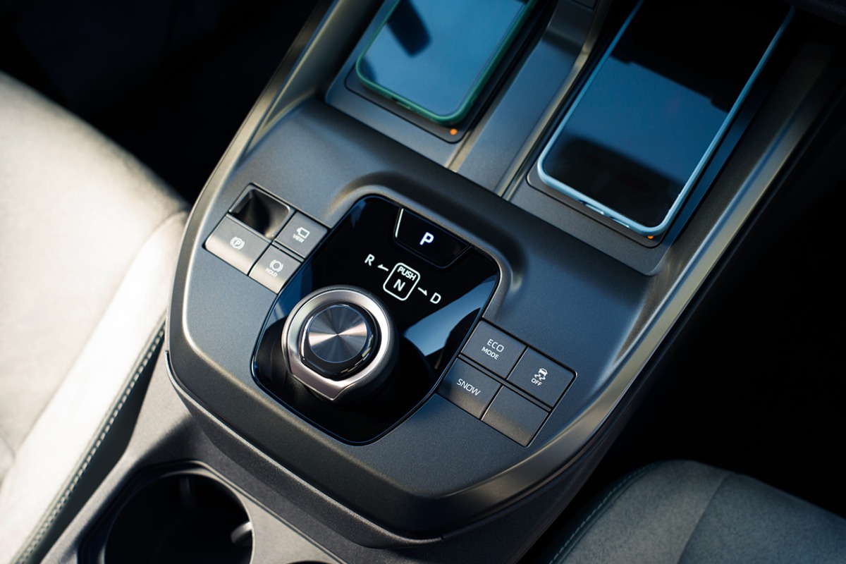 zu sehen: toyota c hr +Innenraum